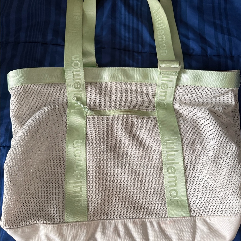 lululemon athletica Mesh White and Light Green Tote